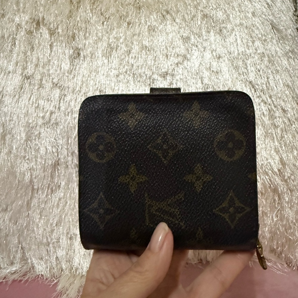 Authentic Louis Vuitton Monogram Snap Wallet - Picture 3 of 11